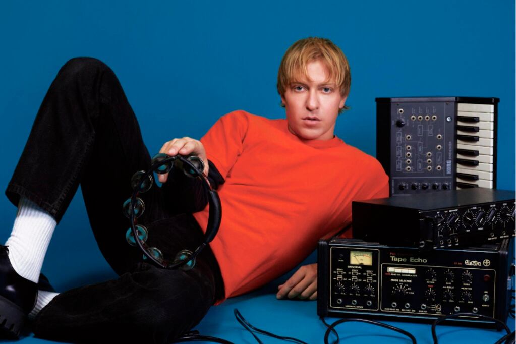 Pierce sufrió abusos en su infancia y dice que sus canciones son un amplificador de la realidad. 