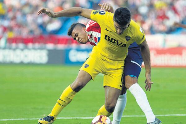 Lucha cuerpo a cuerpo entre Magallán y Cantillo, una postal de un complemento que fue más lucha que juego.