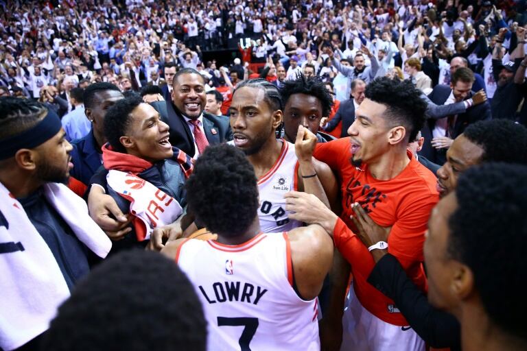 Kawhi Leonard jugó una temporada en Toronto, salió campeón y se marchó a Los Angeles.