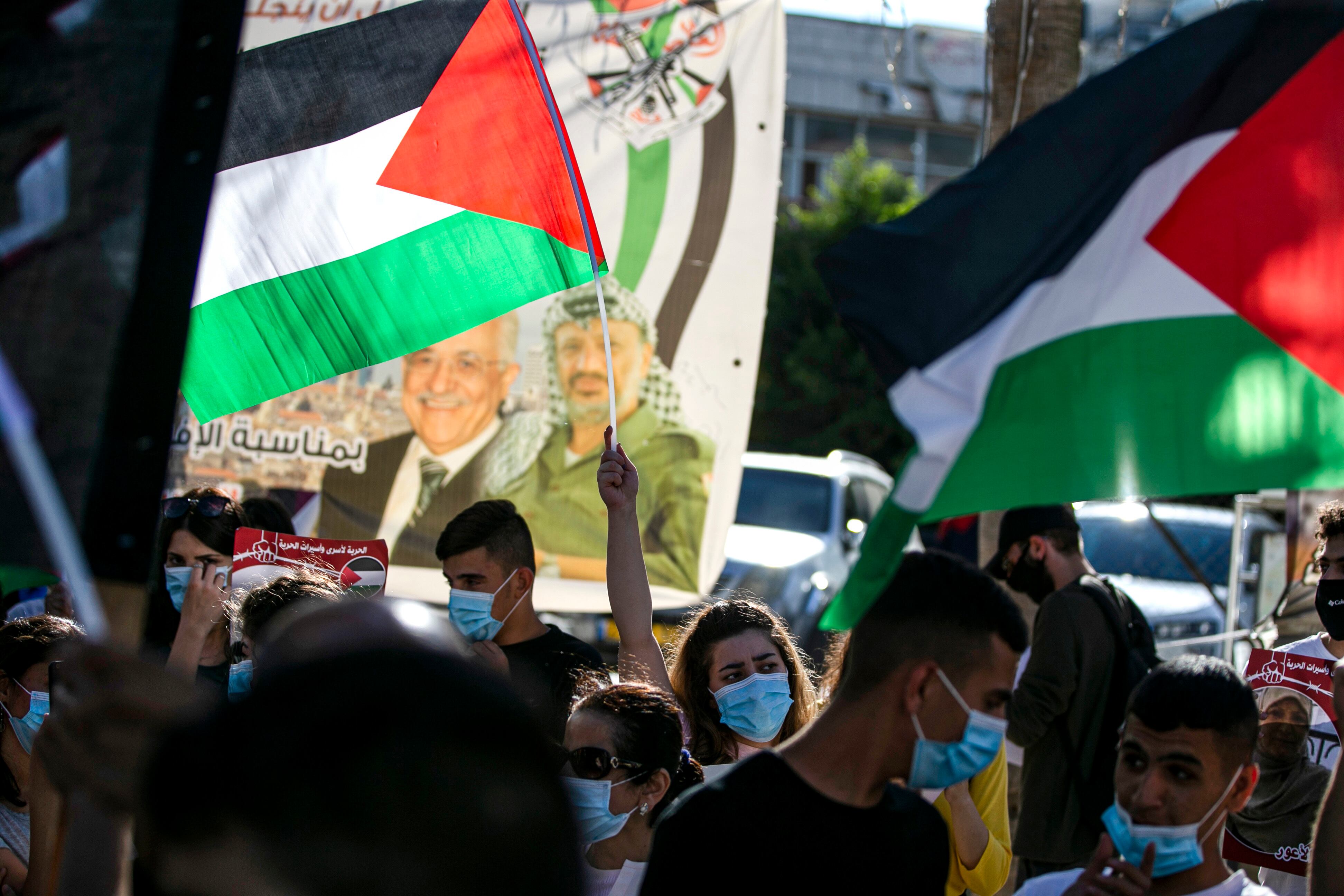 Decenas de miles de palestinos protestaron contra el plan de Israel.