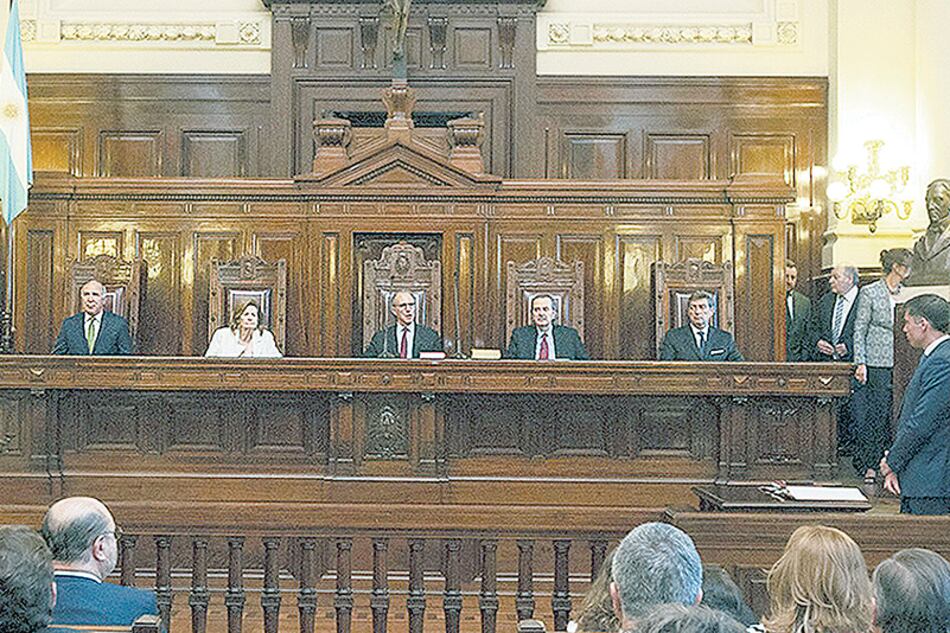 El gobernador puntano le ganó la pulseada a Mauricio Macri, con el voto de la Corte Suprema a su favor.