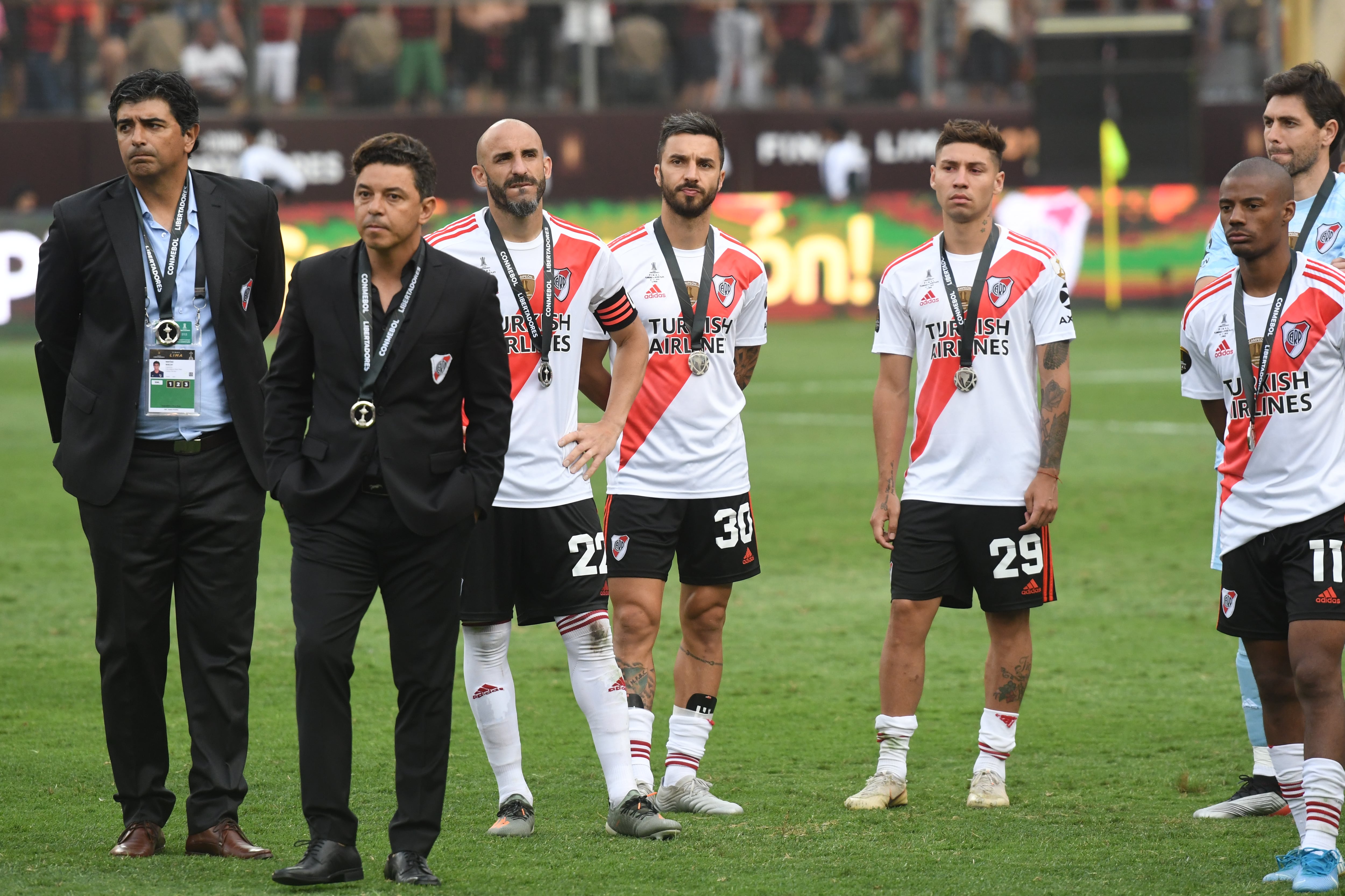 Biscay, Gallardo y los jugadores, con las medallas de subcampeón.