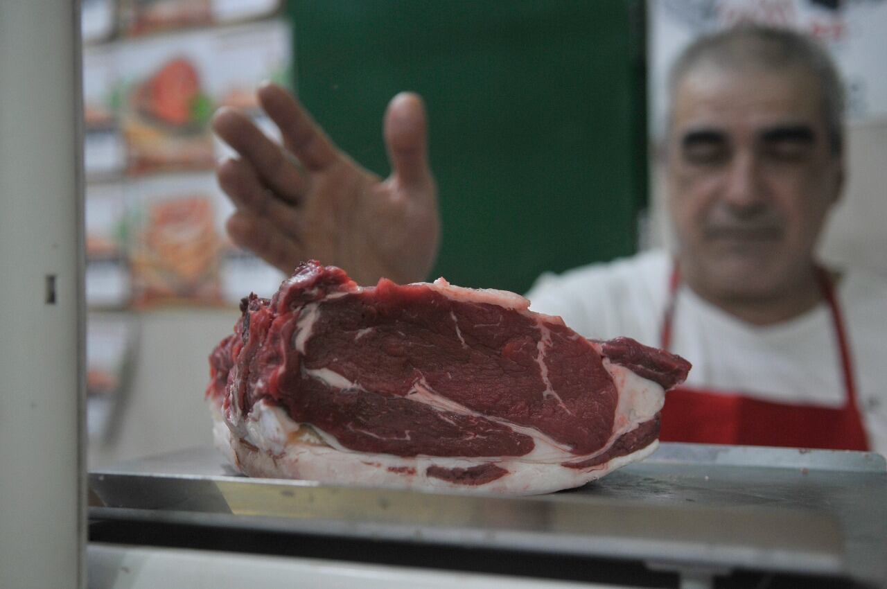 El planteo jaquea el plan oficial para bajar el precio de la carne en mostrador.