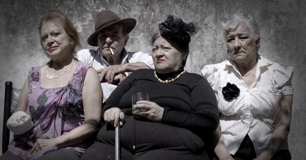 Telma, de negro, junto a sus compañerxs del cineclub.