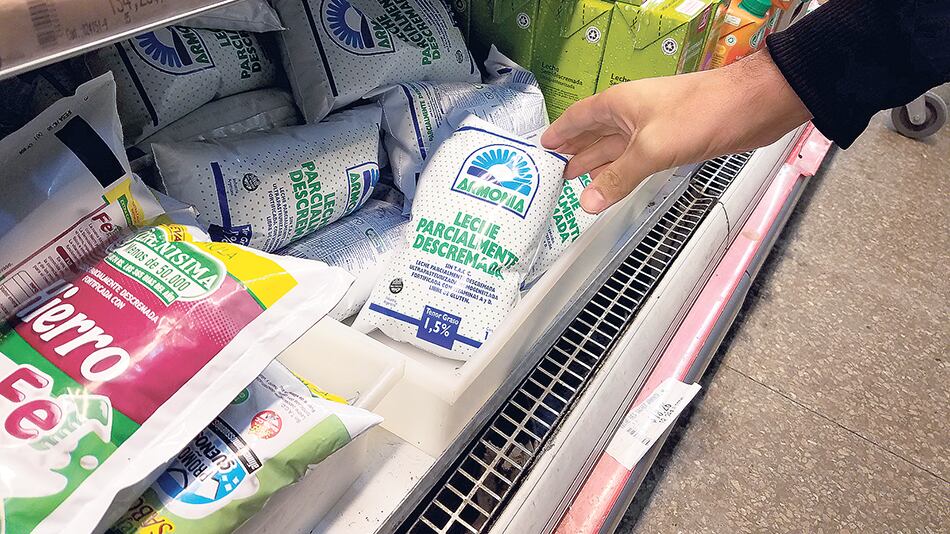 En septiembre, los precios en el sector de consumo masivo subieron a un ritmo del 35,2 por ciento anual.