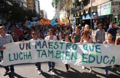 Docentes universitarios protestan en Plaza De Mayo – Página|12