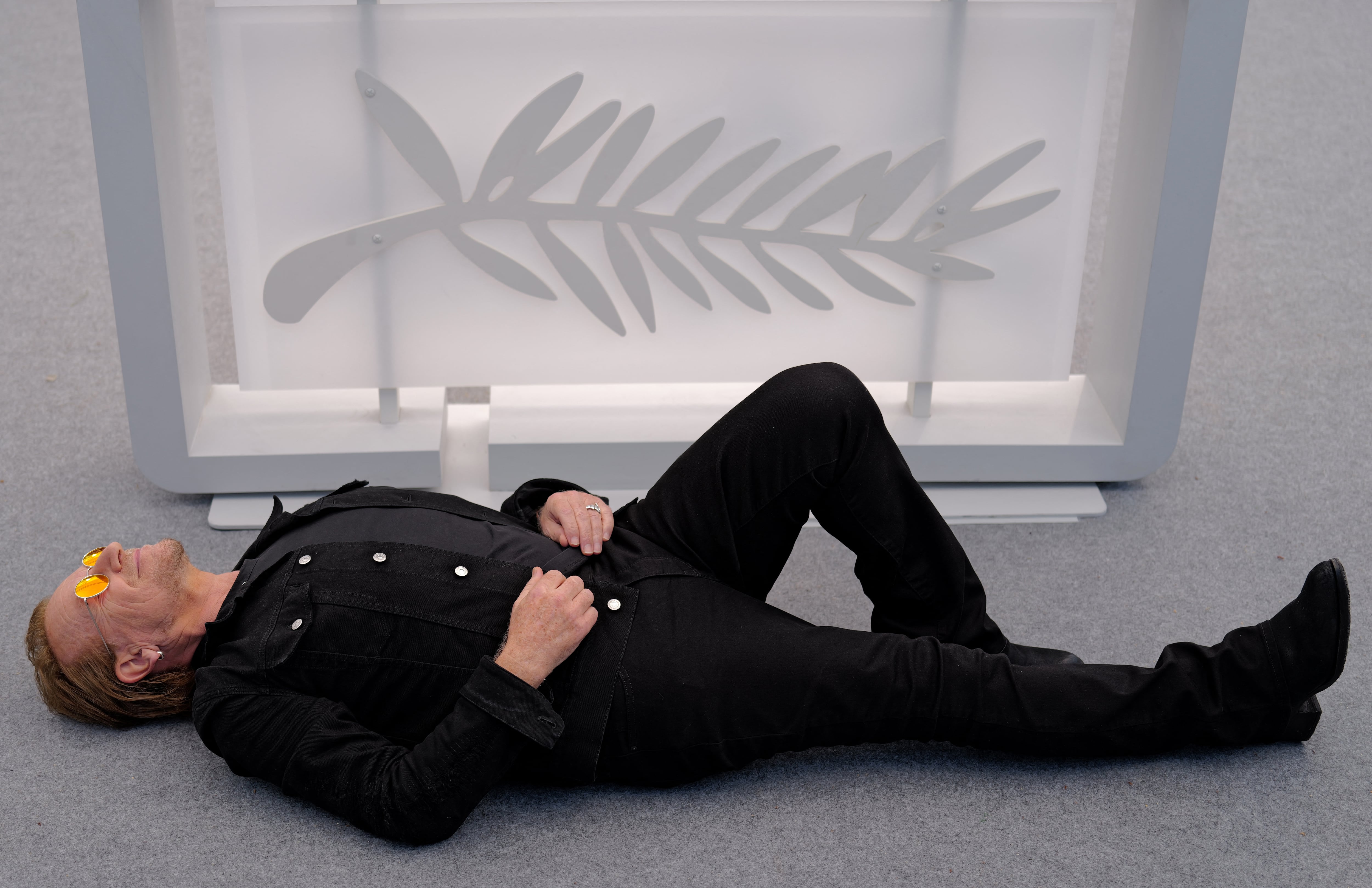 Bono agradeció a su esposa y compañeros de banda