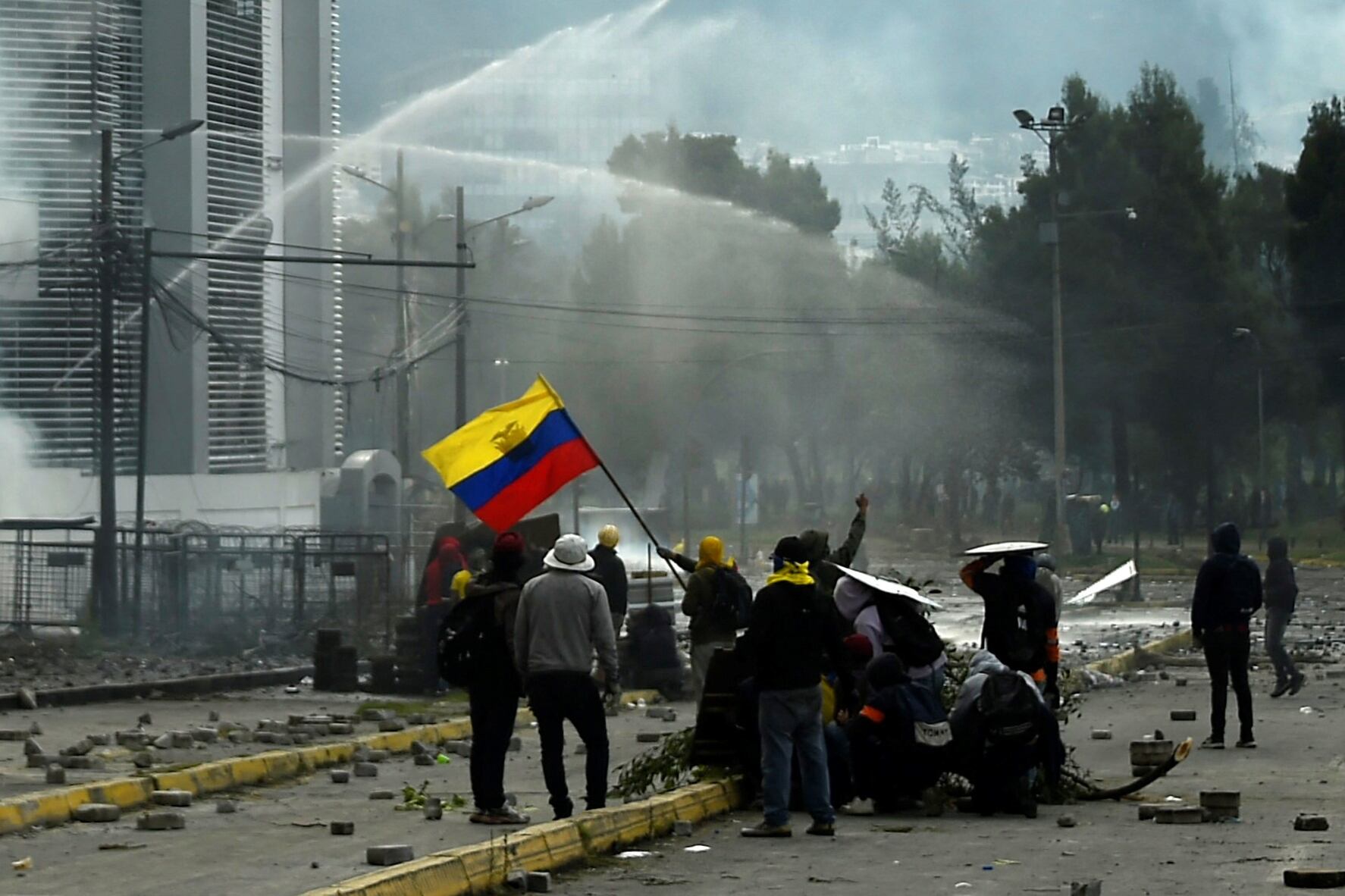 Durante la jornada 12 del paro indefinido se registraron varios incidentes entre manifestantes y las fuerzas de seguridad (Foto: AFP).