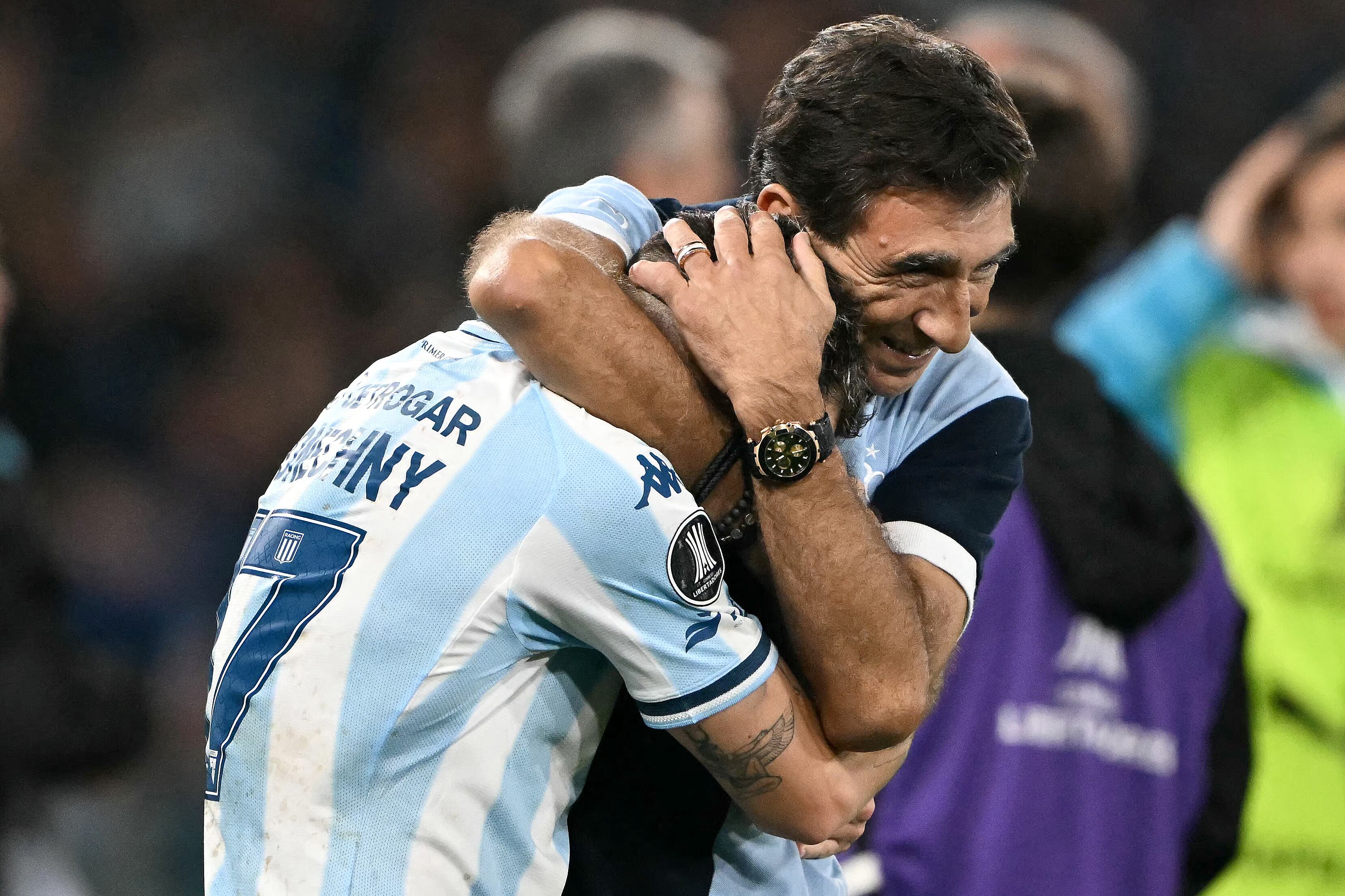 Costas abraza Conechny tras la agónica clasificación