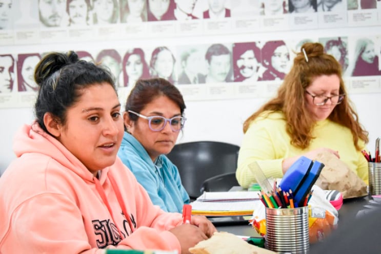 El documental lleva lo que "no se ve a un dispositivo potente como el cine".