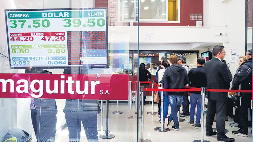 Las reservas quedaron en 51.052 millones de dólares luego de retroceder otros 394 millones.