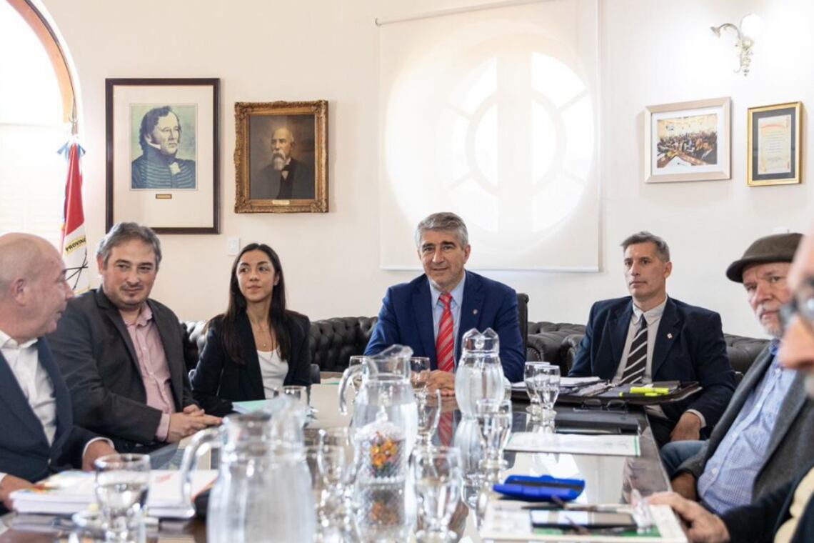 Un encuentro amable en la Casa Gris pero sin mucho avance.