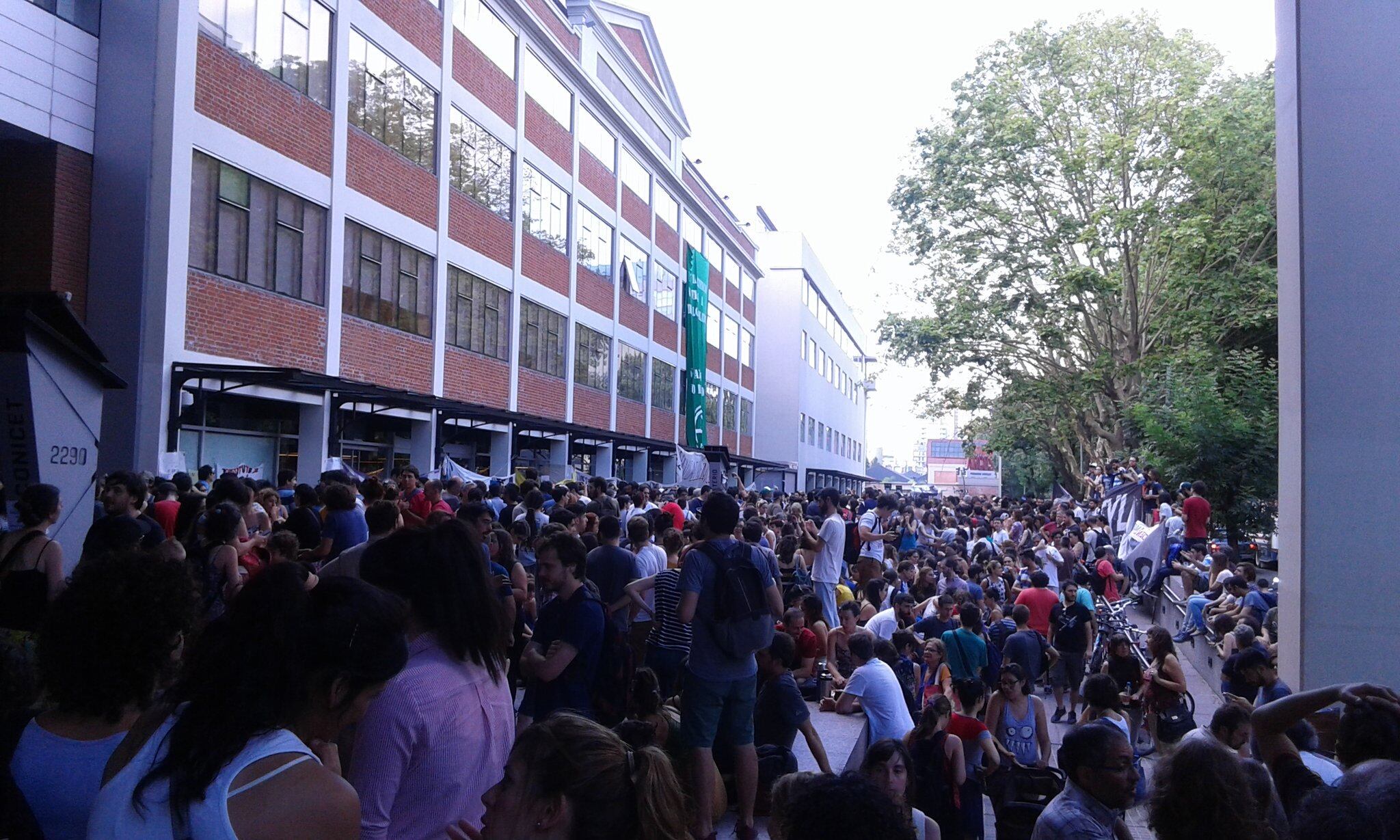Multitudinaria asamblea en el Conicet,