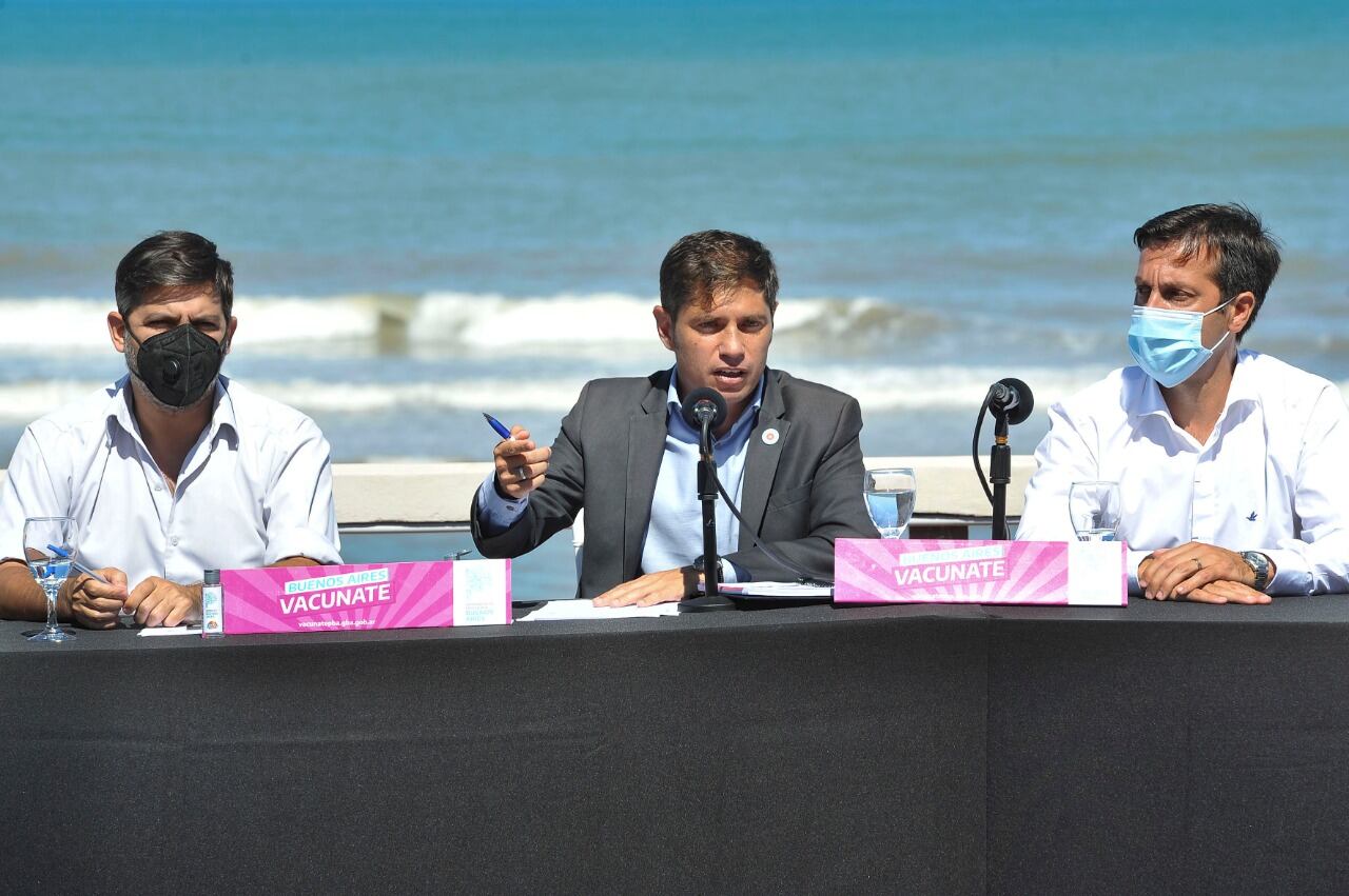 Axel Kicillof contra los antivacunas.