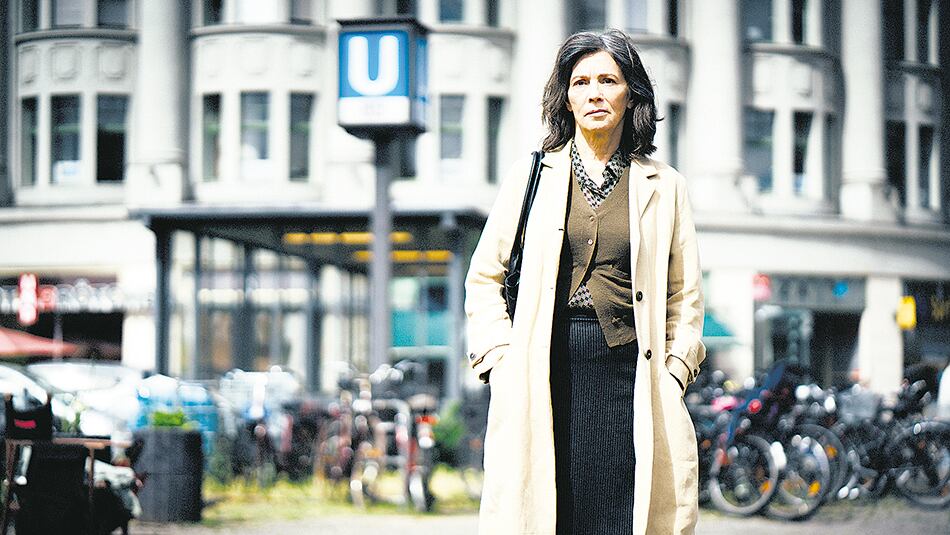 La dactilógrafa, parte de la avanzada germana en el campo de la ficción en series.