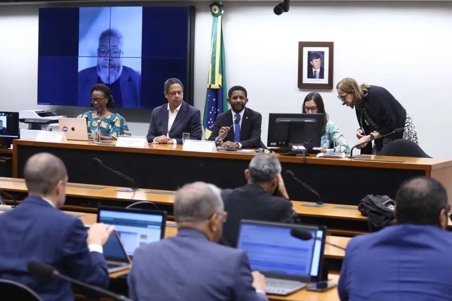 Comisión Especial de la Cámara en audiencia pública sobre PEC/27, de 2 de octubre de 2025. Imagen:Vinicius Loures / Cámara de Diputados.