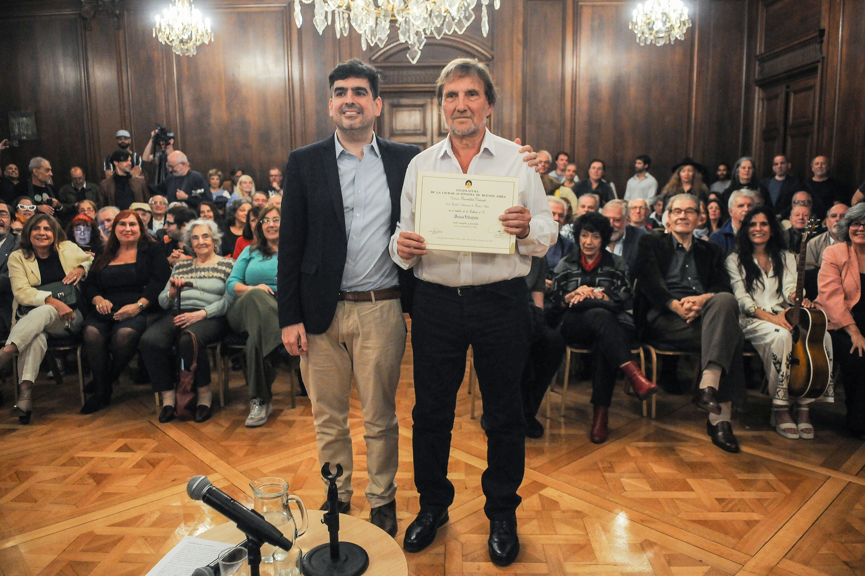 Juano Villafañe junto a Juan Manuel Valdés, uno de los impulsores del homenaje.
