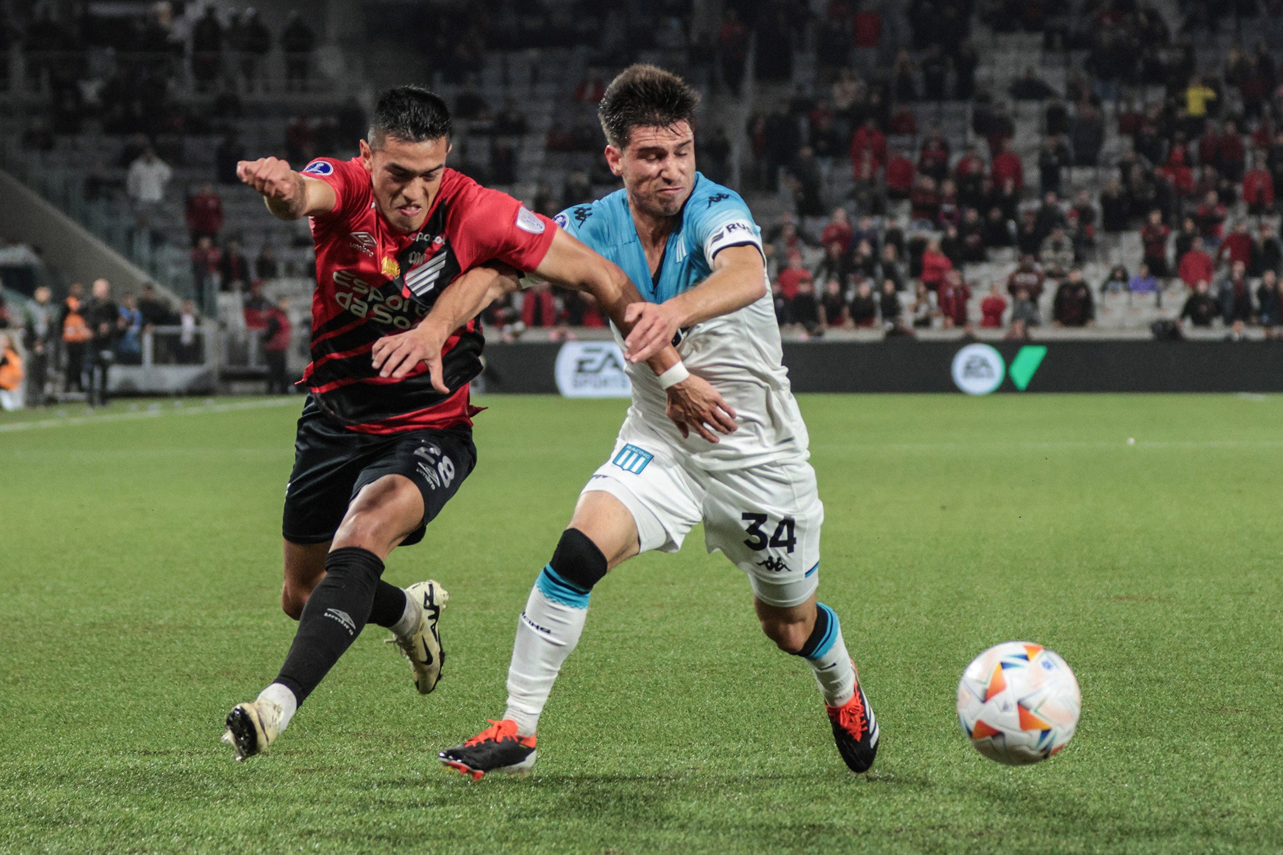 Racing buscará dar vuelta la serie que arranca 0-1 abajo.