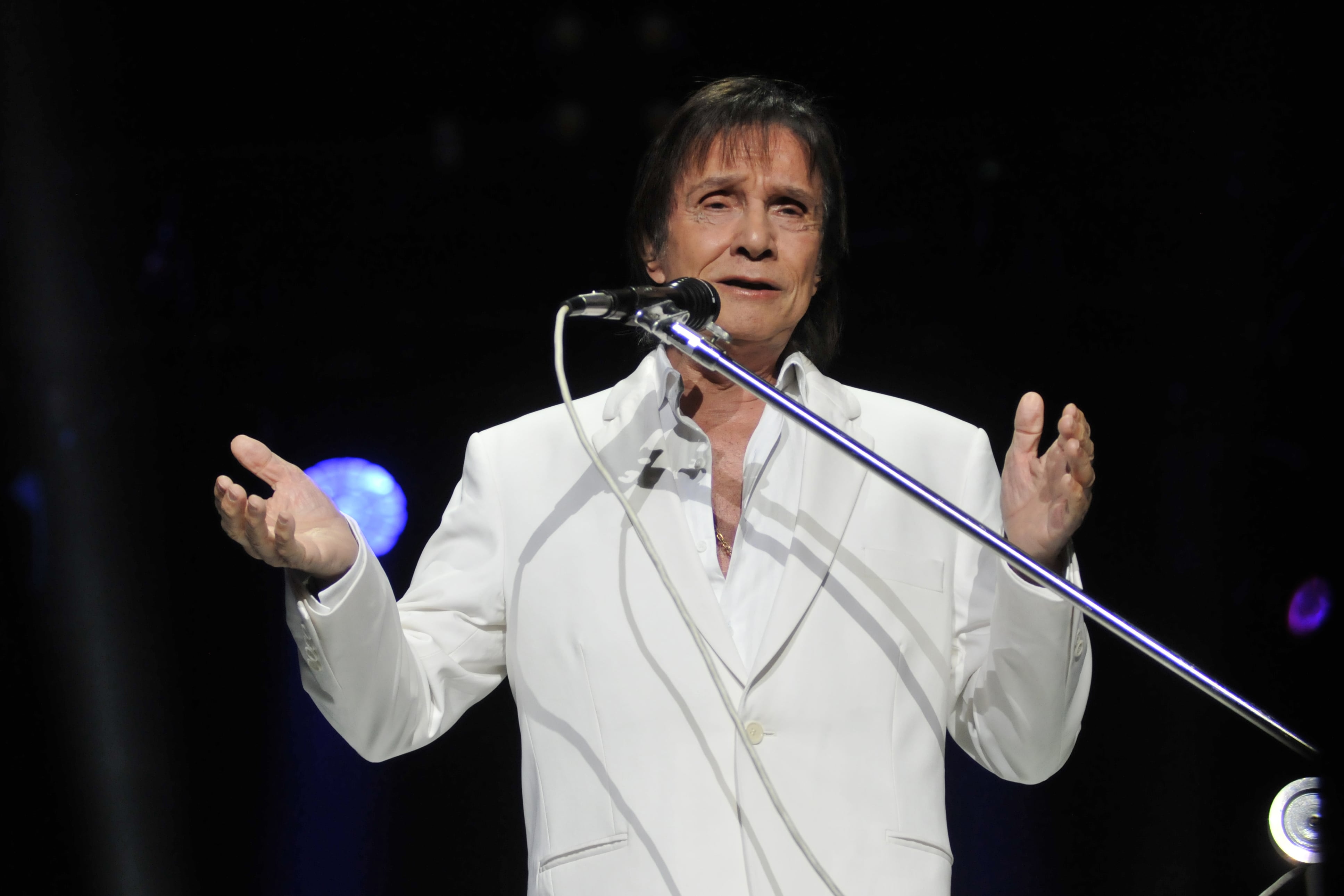 A los 83 años, Roberto Carlos sigue fascinando a su público. 