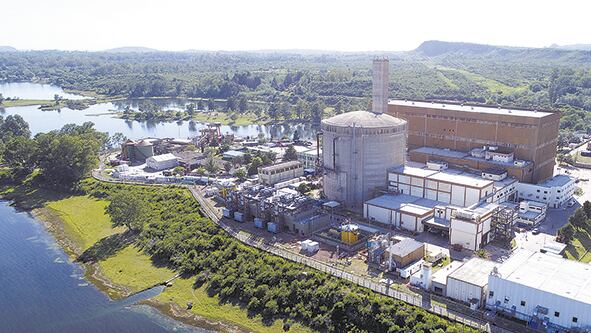 La central nuclear Embalse tiene una potencia de 648 MWe.