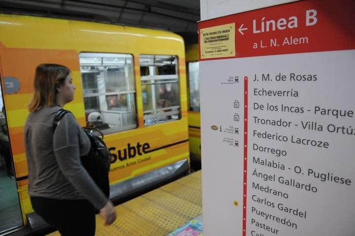 Una mujer quedó atrapada por la puerta del subte y tuvieron que amputarle una pierna