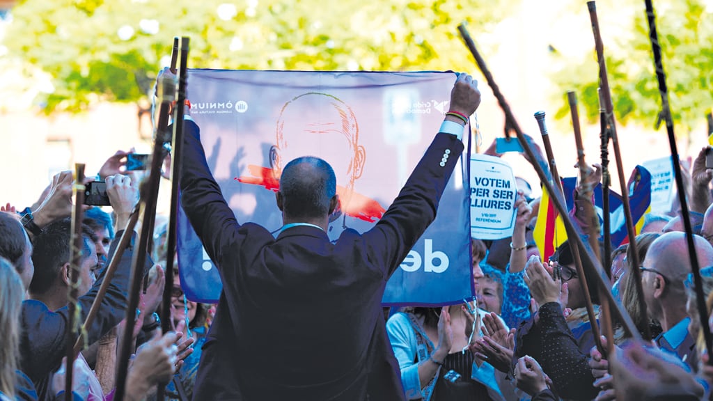 El alcalde de Premià de Mar al llegar a un juzgado de Barcelona, acusado de desobediencia.