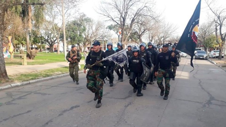 "Hombres de combate, venimos a matar...".
