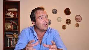 "Es un traspaso totalmente ilegal de competencias", remarcó el funcionario.