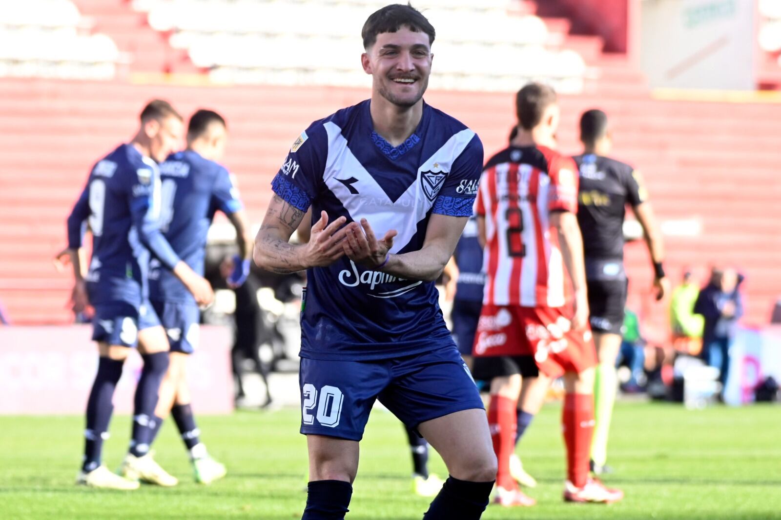 Francisco Pizzini marcó el segundo y prácticamente liquidó la historia.