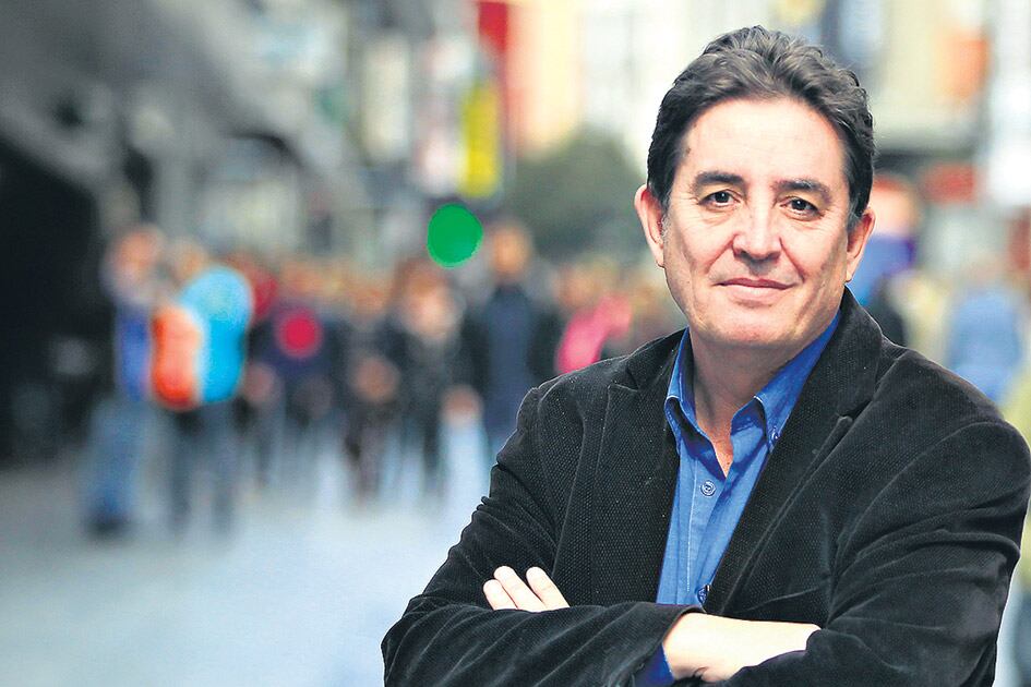 El español Luis García Montero, uno de los participantes del encuentro poético.