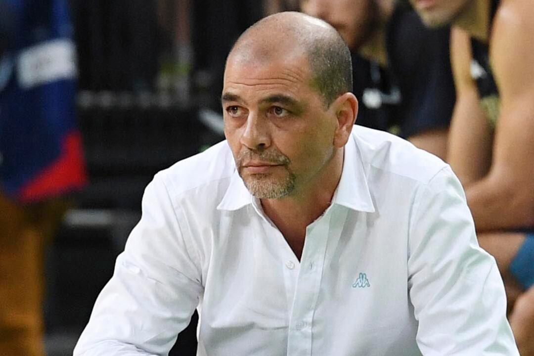 Sergio Hernández iba a dejar de conducir al seleccionado de básquet en Japón.