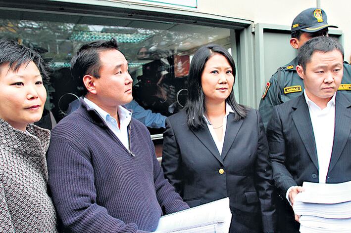 Keiko, hija y heredera política del encarcelado ex dictador Alberto Fujimori, investigada por lavado.