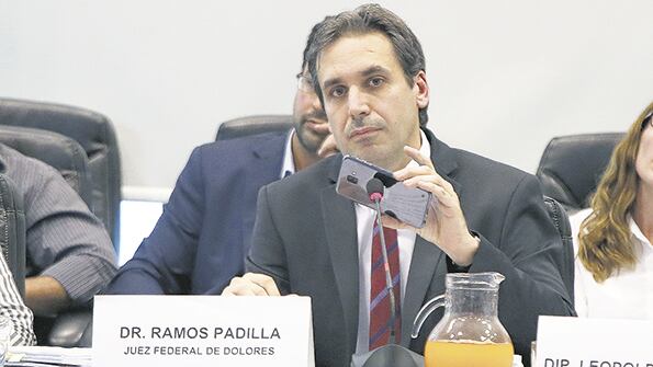 Alejo Ramos Padilla investiga una red de espionaje ilegal.
