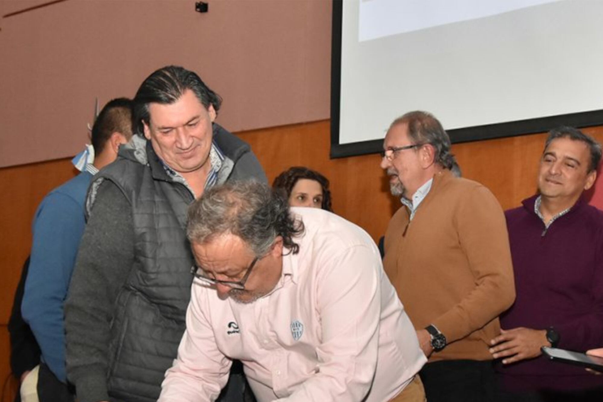 Ocaranza, de APSADES, en la firma del acta acuerdo en la paritaria.