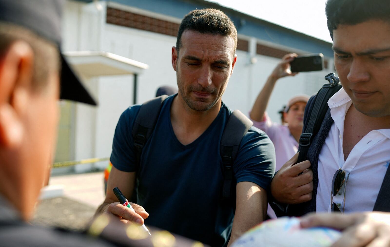 Lionel Scaloni recibió una espectacular bienvenida en El Salvador.