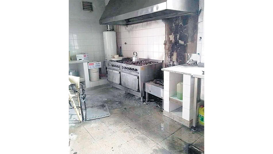 La cocina de la escuela 22, tras la explosión hace un mes.