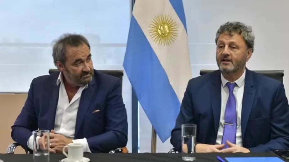 Horacio Pitrau y el secretario de Trabajo Omar Yasin.