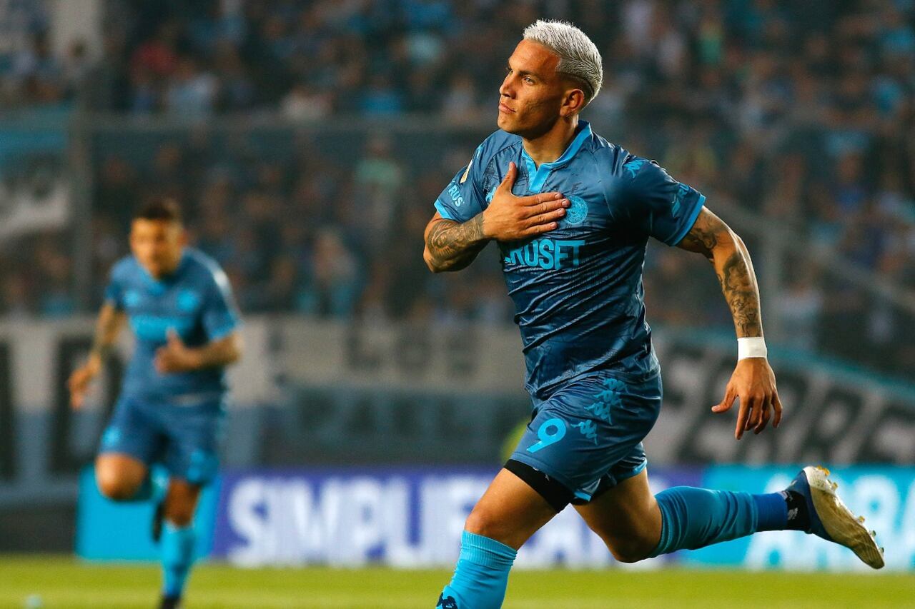 Enzo Copetti abrió la cuenta para Racing con una patriada