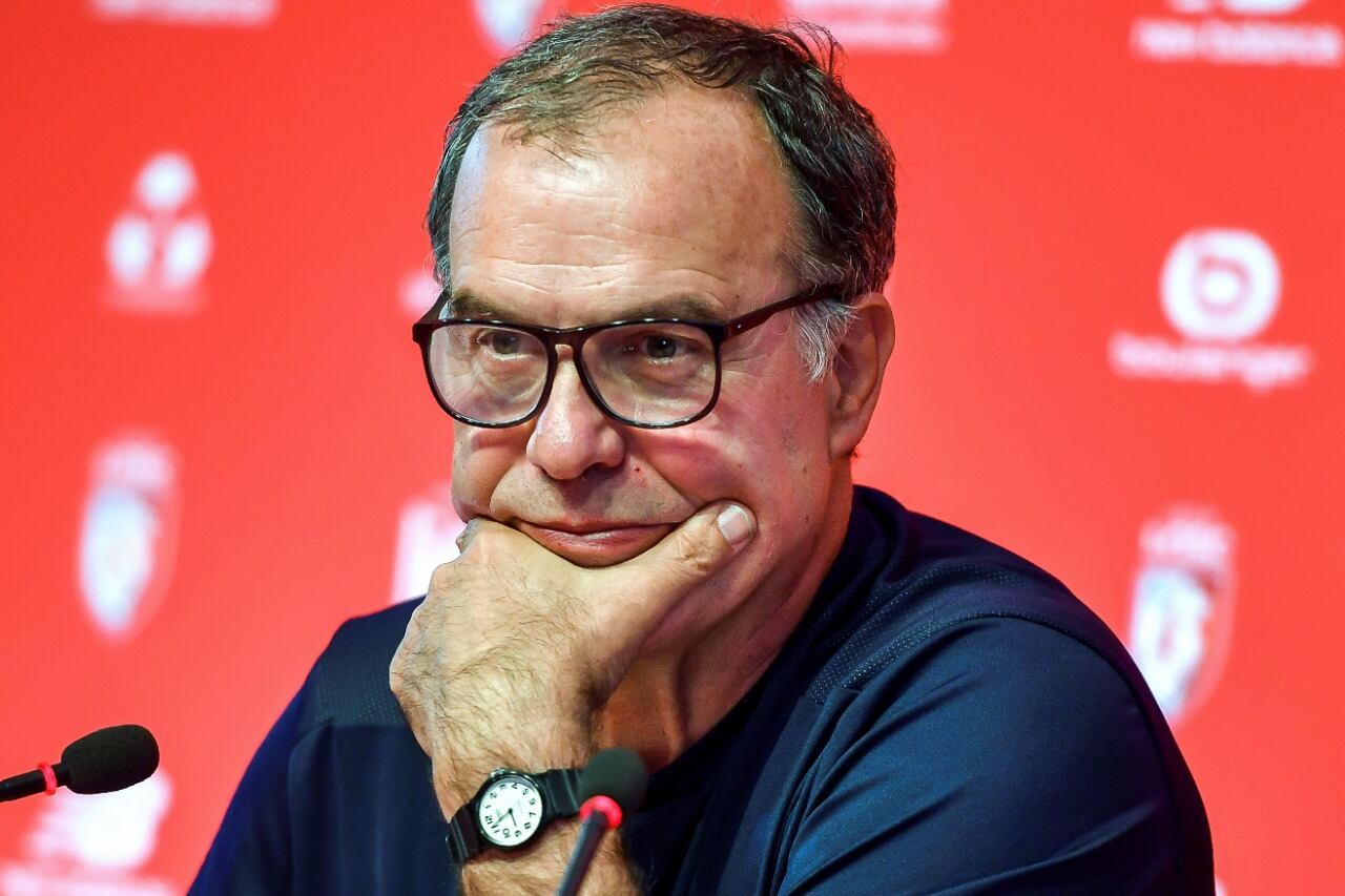 Bielsa se mostró muy conmovido por la muerte de Maradona.