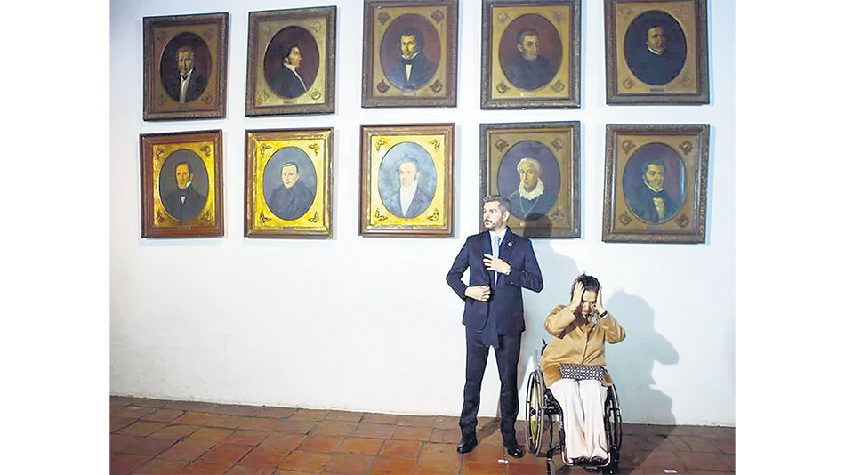 El jefe de Gabinete Marcos Peña y la vicepresidenta Gabriela Michetti fueron algunos de los que acompañaron al presidente Macri a Tucumán.