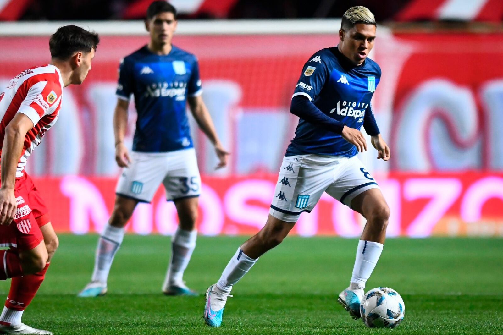 Quintero hizo su debut el viernes ante Unión.