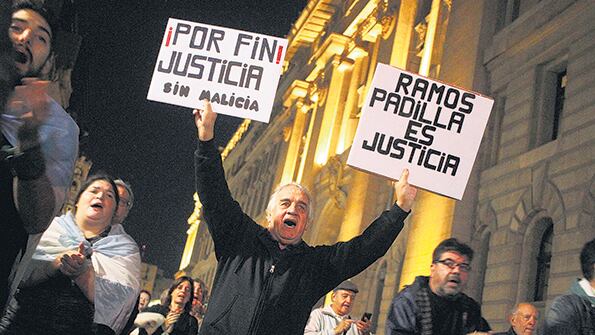 La concentración se realizó en Tribunales.