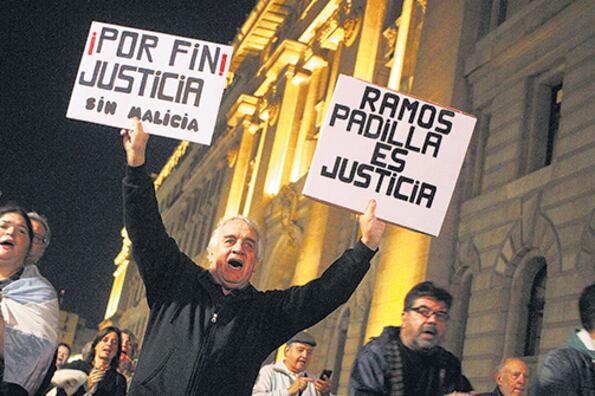 La concentración se realizó en Tribunales.