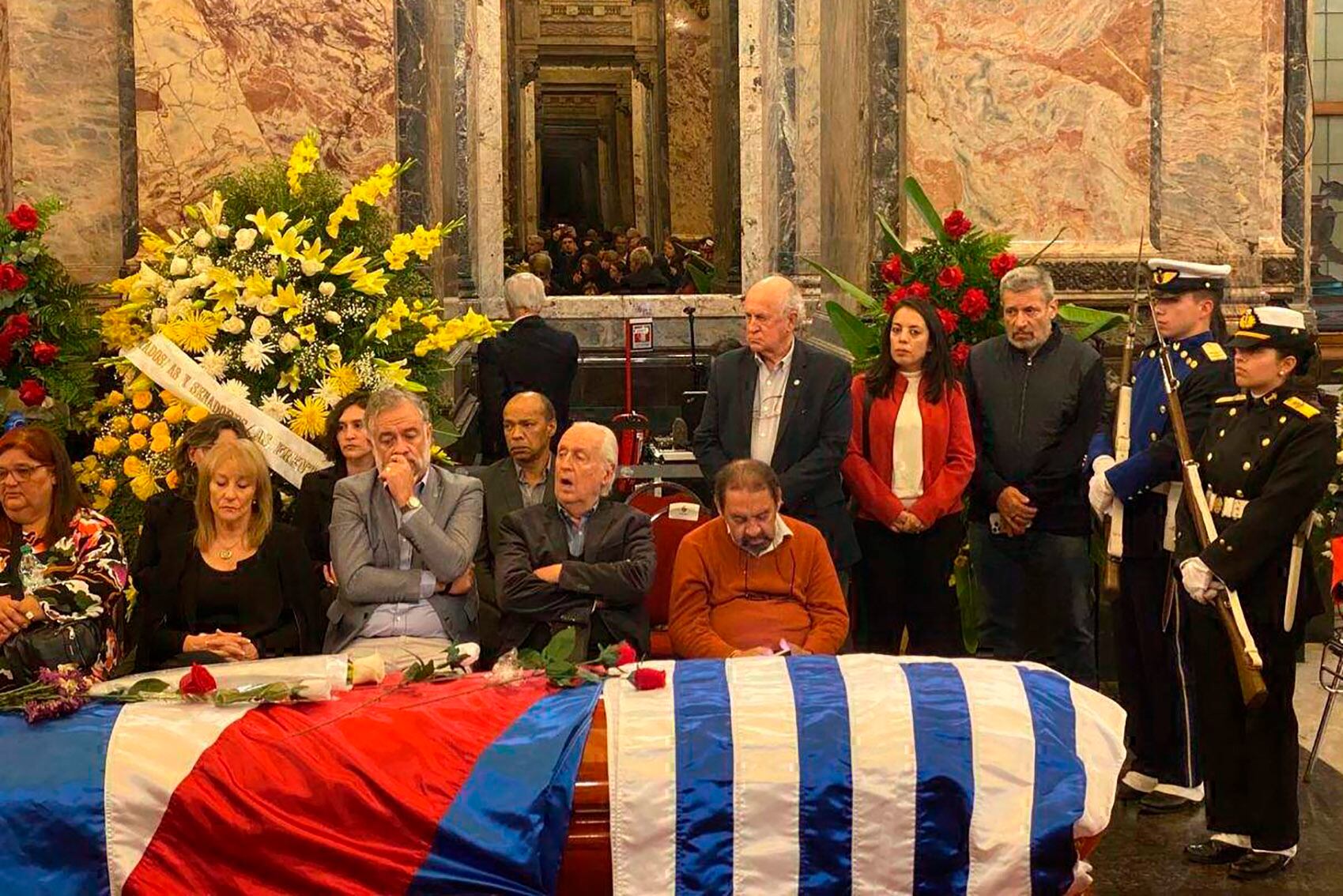 Oscar Parrilli, Soledad Magno y Víctor Santa María, presentes en el fueral de Mujica.