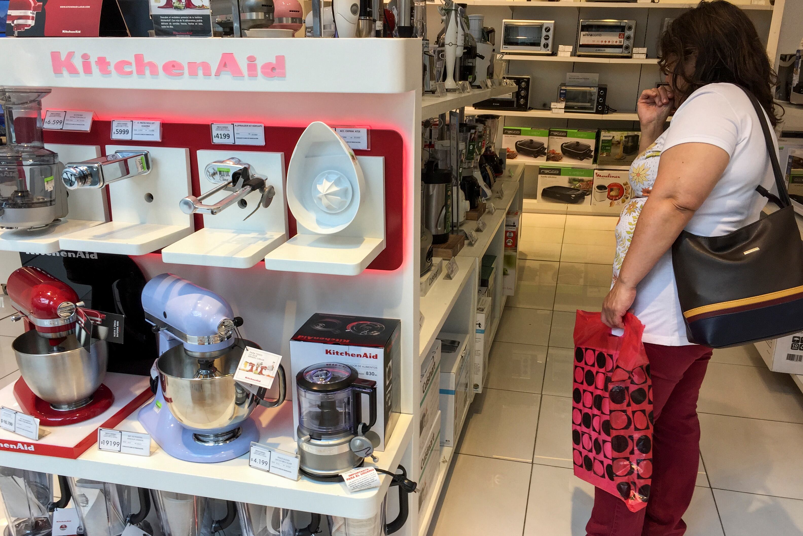 La venta de electrodomésticos y electrónicos retrocedió 18,4 por ciento en el año