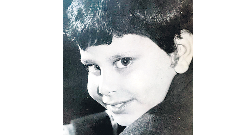 El niño queer interior de Alejandro Modarelli, en 1975.