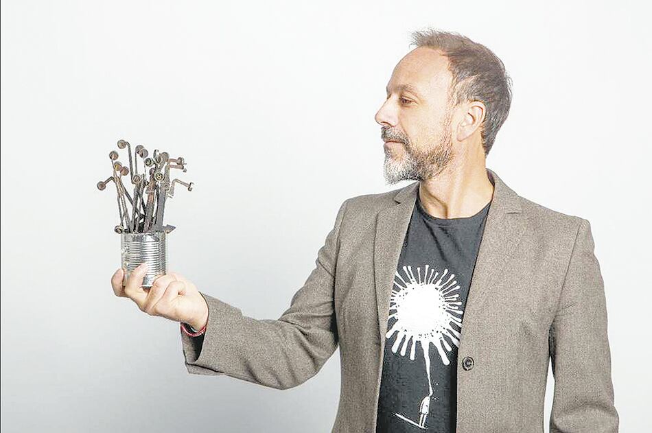 El autor e ilustrador Pablo Bernasconi. 