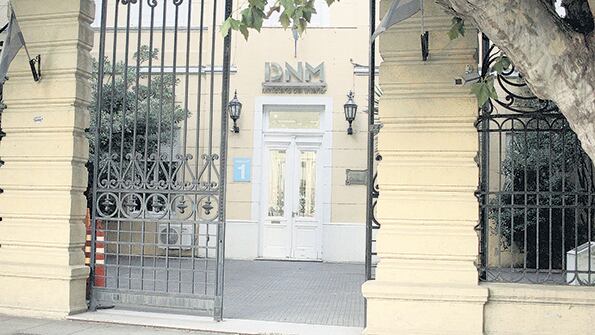 La Justicia obedece lo que ordena la Dirección de Migraciones.