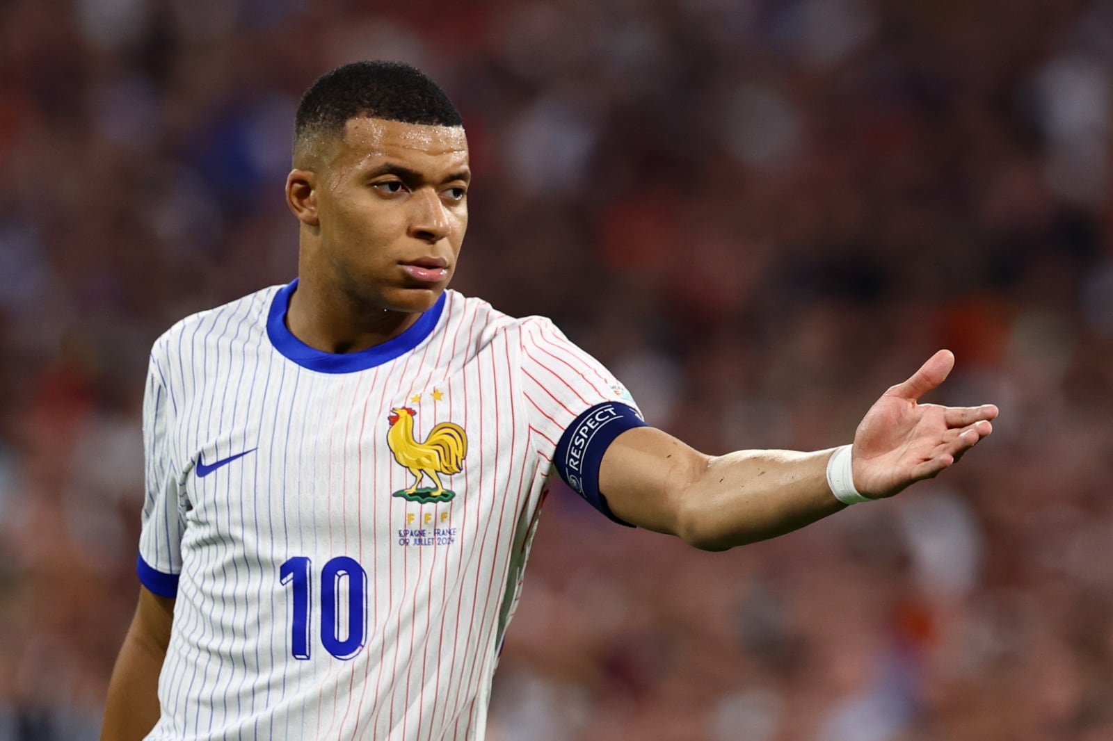 Desde París, Mbappé arribará a Madrid en medio de fuegos artificiales