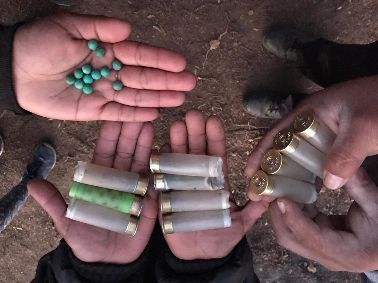 Los restos de la represión desatada el jueves